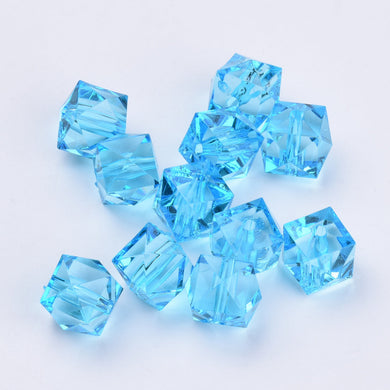 Acrylic Faceted Cube Beads 8mm Pack of 100 – Sky Blue